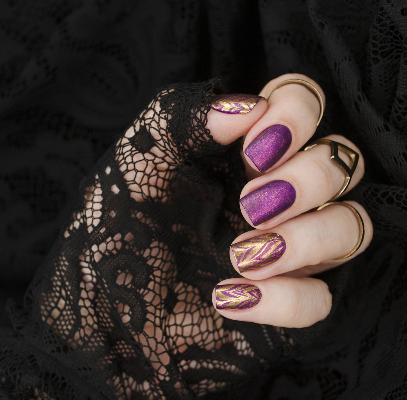 Glossy hot pink almond nails