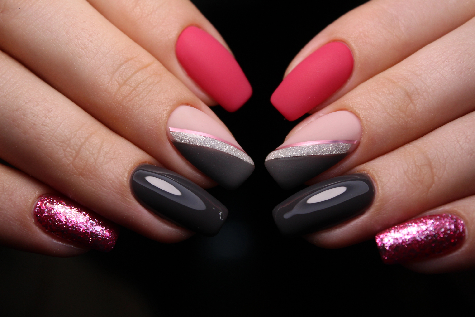 Chrome metallic silver nail art